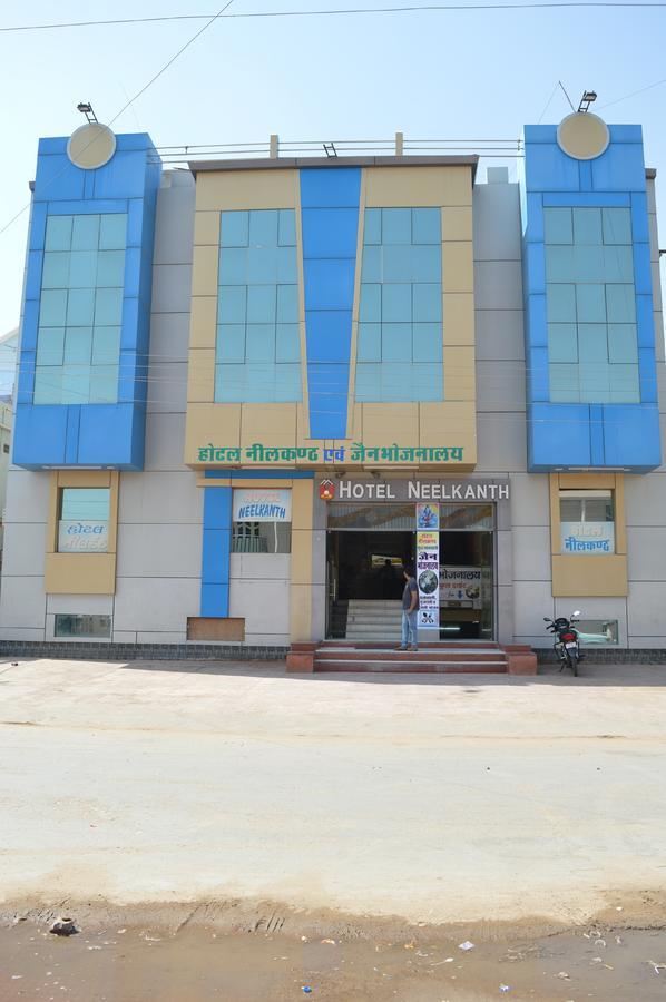 Hotel Neelkanth Rāmdevra Екстериор снимка